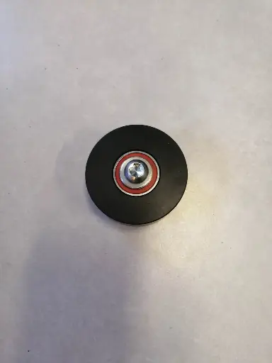 Roulette supérieur de bras avec douille à souder